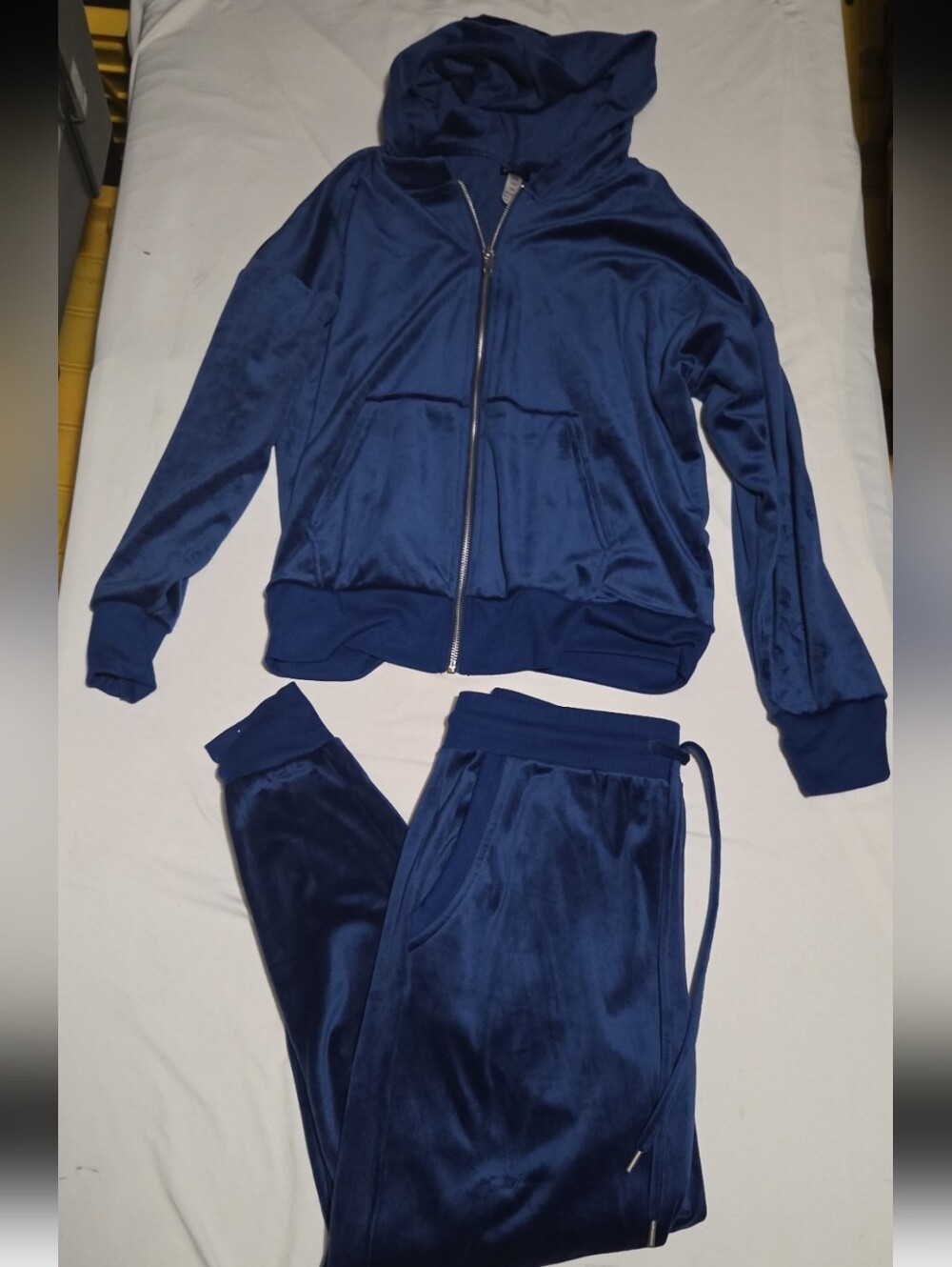 Felina Women's medium blue velvet feel track jog suit #29